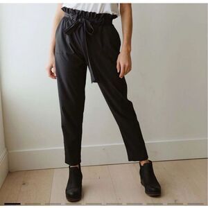 Albion black bow belt pant size S